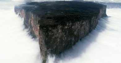 Gizemli saklı dünya: Roraima dağı (Kuvars Dağ)