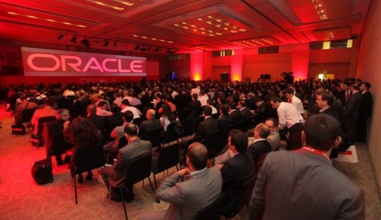 Oracle Day İstanbul, oracle günleri 2013 istanbul etkinliğinde en son teknolojinin sınırları zorlandı. Veritabanı güvenliği ve çözümler masaya yatırıldı. "Oracle Day İstanbul" Teknolojide sınırları zorluyor.