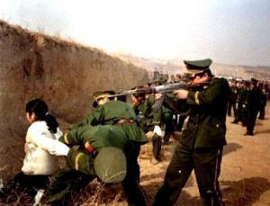 Doğu Türkistan'da işgal altında sıradan bahanelerle toplu katliamlara maruz kalan halkın dramı devam ediyor.