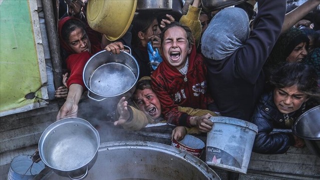 Sapkın devlet 64 gündür yardımları engellediği Gazze'de 3 bin 500 çocuk açlıktan öldürebilir!